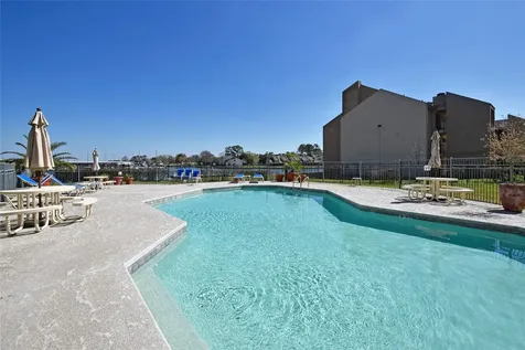 12800 Melville Drive 106a Montgomery TX 77356