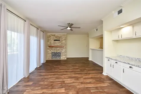 12800 Melville Drive 106a Montgomery TX 77356