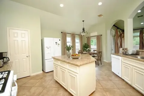 2435 Pioneer Oaks Drive Fresno TX 77545