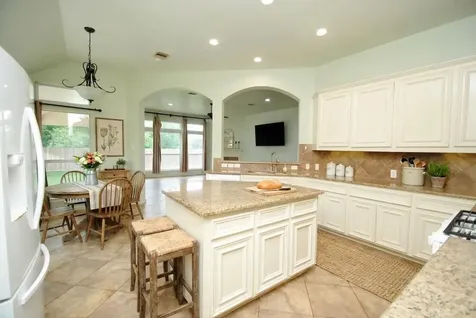 2435 Pioneer Oaks Drive Fresno TX 77545