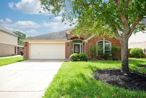 2435 Pioneer Oaks Drive Fresno TX 77545