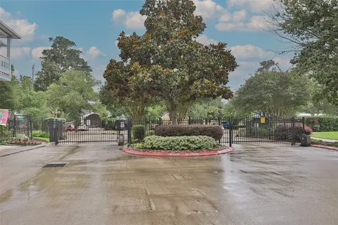 827 Garden Trace Lane Houston TX 77018