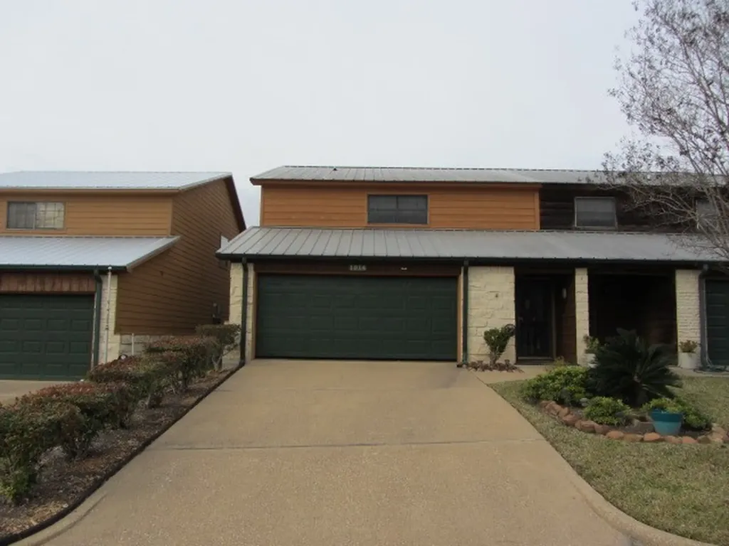 1914 20th Street Huntsville TX 77340