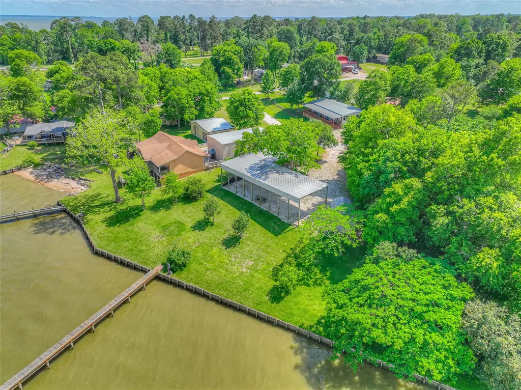 300 & 301 Tortuga Way Point Blank TX 77364