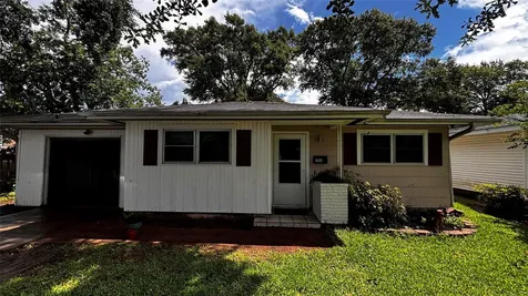 5148 Foster Avenue Groves TX 77619