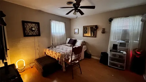 5148 Foster Avenue Groves TX 77619