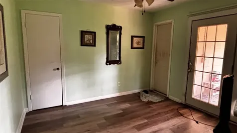 5148 Foster Avenue Groves TX 77619