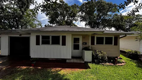 5148 Foster Avenue Groves TX 77619
