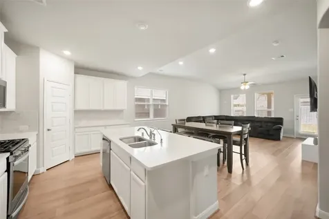 831 Cloverdale Drive Rosharon TX 77583