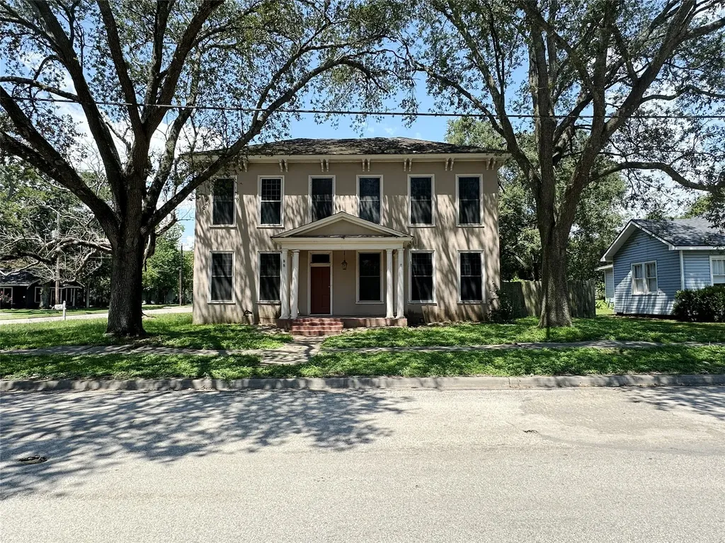 100 W Stockbridge Street Eagle Lake TX 77434