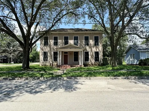 100 W Stockbridge Street Eagle Lake TX 77434