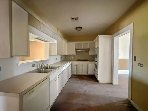 100 W Stockbridge Street Eagle Lake TX 77434