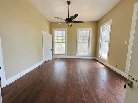 100 W Stockbridge Street Eagle Lake TX 77434