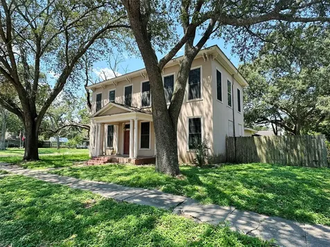 100 W Stockbridge Street Eagle Lake TX 77434