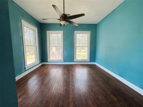 100 W Stockbridge Street Eagle Lake TX 77434