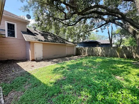 100 W Stockbridge Street Eagle Lake TX 77434