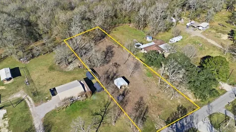 365 County Road 4014 Dayton TX 77535