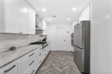 1441 Bingle Road Spring Valley Village TX 77055