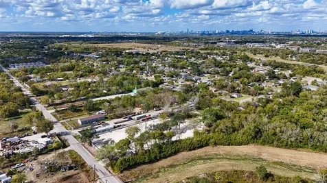 5033 S Acres Drive Houston TX 77048