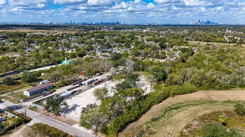 5033 S Acres Drive Houston TX 77048