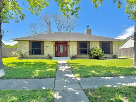 514 W Castle Harbour Drive Friendswood TX 77546