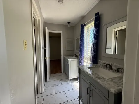 514 W Castle Harbour Drive Friendswood TX 77546