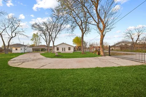 13315 Jean La Fitte Crosby TX 77532