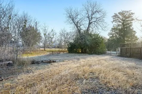 217 W Hill Street Navasota TX 77868