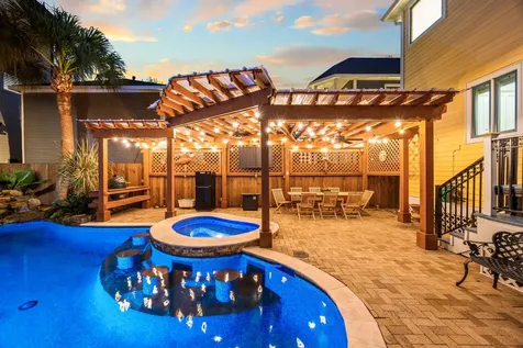 1412 W 24th Street Houston TX 77008