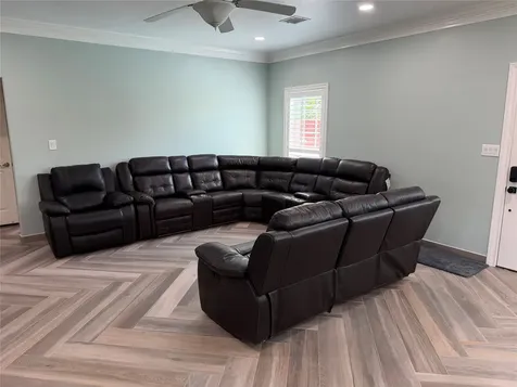 5525 Swan Drive Galveston TX 77551