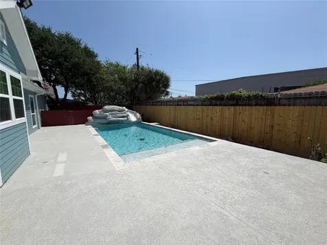 5525 Swan Drive Galveston TX 77551