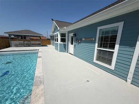 5525 Swan Drive Galveston TX 77551