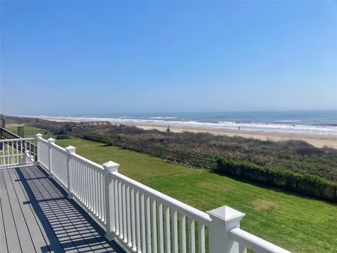 2290 Trinidad Crystal Beach TX 77650
