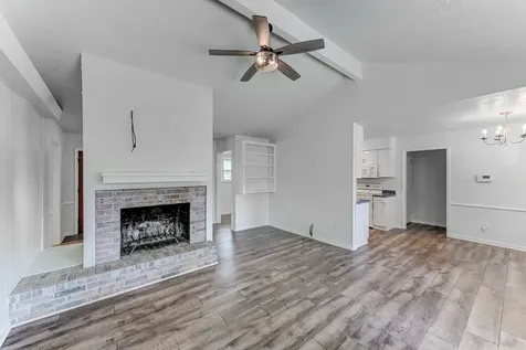 806 S Hyannis Port Street Crosby TX 77532