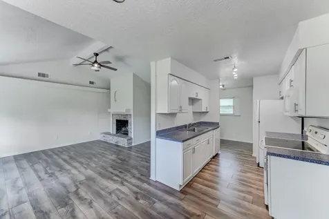 806 S Hyannis Port Street Crosby TX 77532