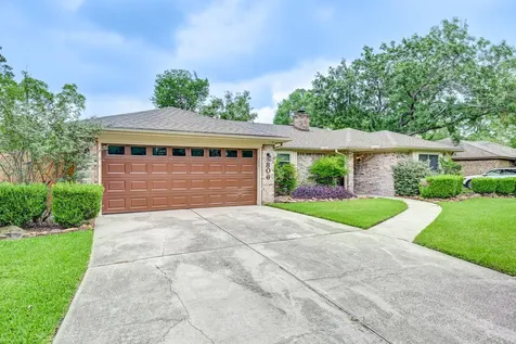 806 S Hyannis Port Street Crosby TX 77532