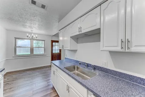 806 S Hyannis Port Street Crosby TX 77532
