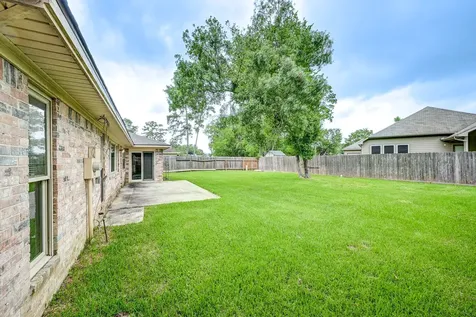 806 S Hyannis Port Street Crosby TX 77532