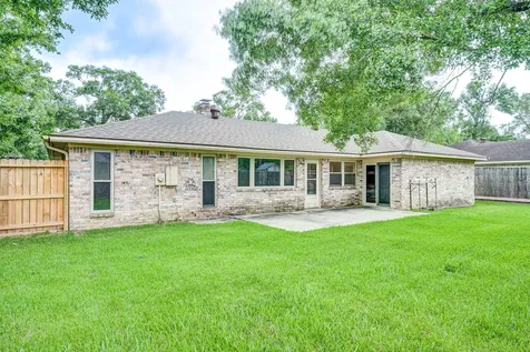 806 S Hyannis Port Street Crosby TX 77532