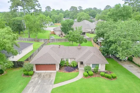806 S Hyannis Port Street Crosby TX 77532