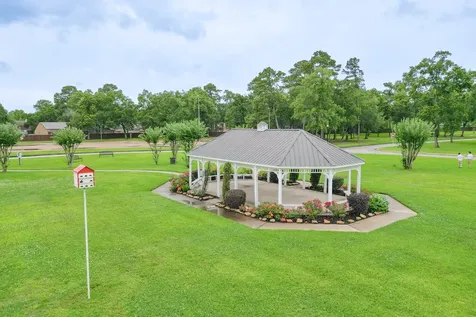 806 S Hyannis Port Street Crosby TX 77532