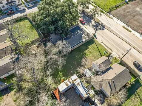 2407 Alabama Street Houston TX 77004
