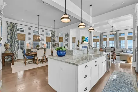 2457 E Seaside Drive Galveston TX 77550