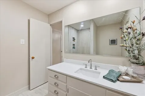 2127 Treemont Lane Orange TX 77630