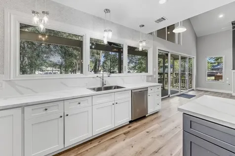 50 Hunters Creek Drive Huntsville TX 77340