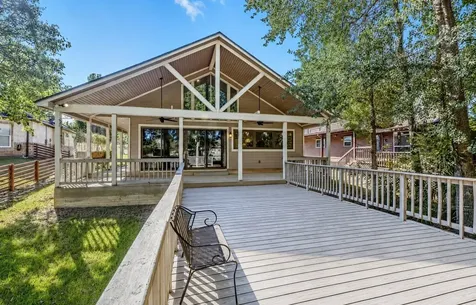 50 Hunters Creek Drive Huntsville TX 77340