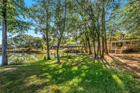 50 Hunters Creek Drive Huntsville TX 77340
