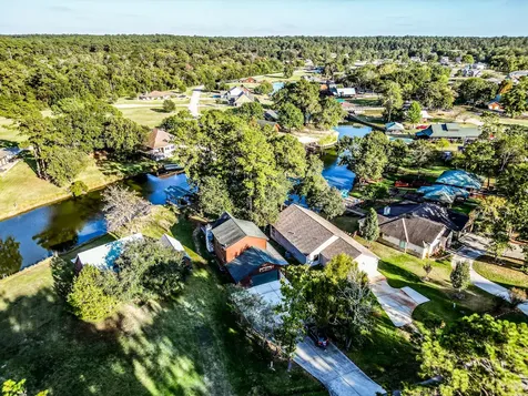 50 Hunters Creek Drive Huntsville TX 77340