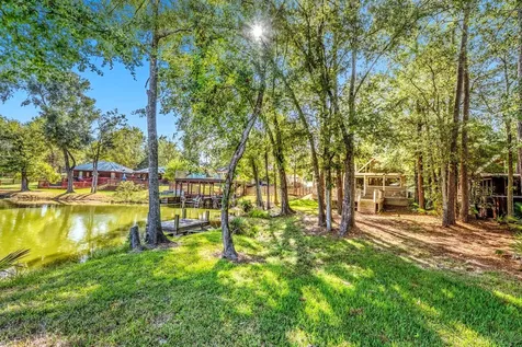 50 Hunters Creek Drive Huntsville TX 77340
