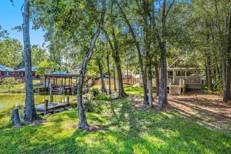 50 Hunters Creek Drive Huntsville TX 77340